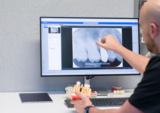 Sutton Dental Missing a Single Tooth