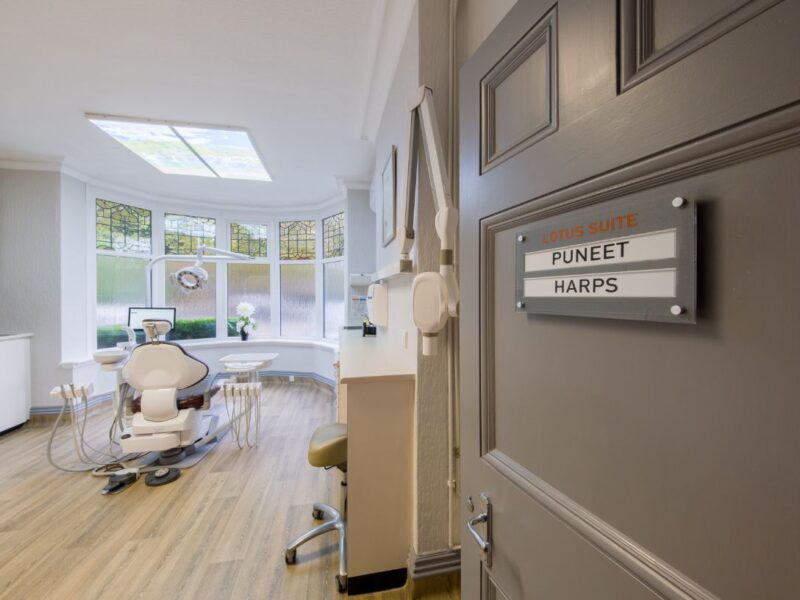 Sutton Dental & Implant clinic treatment room