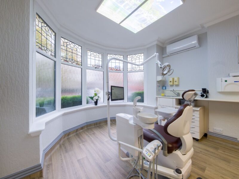 Sutton Dental & Implant clinic treatment room